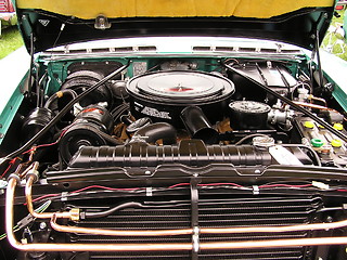 Image showing Beatyful V8 engine