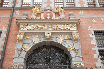 Image showing Statue with Gdansk coat of arms