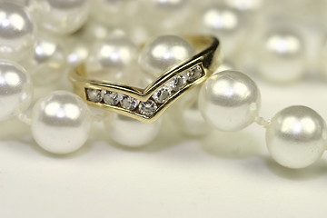 Image showing engagement rings and pearls