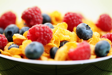 Image showing corn flakes with berry fruits