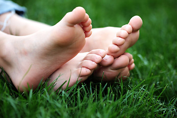 Image showing barefoot in grass