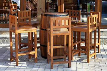 Image showing Barrel and chairs