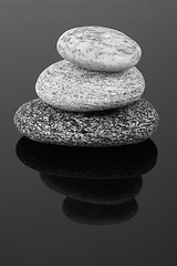 Image showing Round stones
