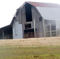 Image showing Old barn