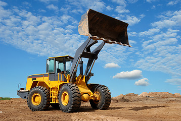 Image showing wheel loader bulldozer in sandpit