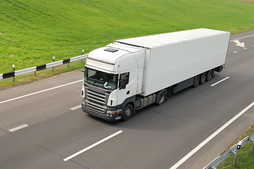 Image showing white lorry with trailer (upper view)