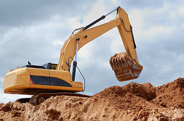 Image showing Excavator (rear view)