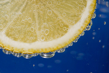 Image showing Lemon in water