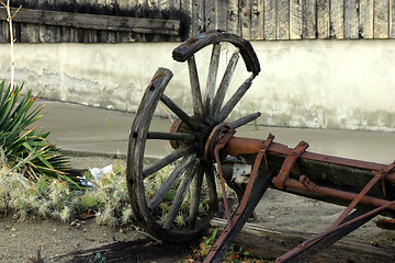Image showing Old Antique & Broken Wagon Wheel