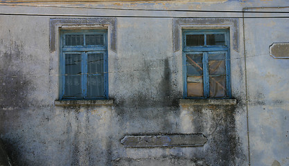 Image showing Old Unoccupied House Window in Candarli, Turkey