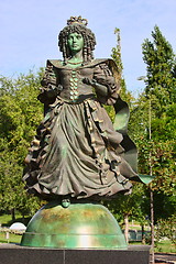 Image showing Statue in a park