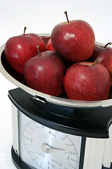 Image showing Apples and weight scale