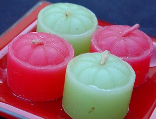 Image showing Round colored candles