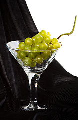Image showing Green grapes in glass