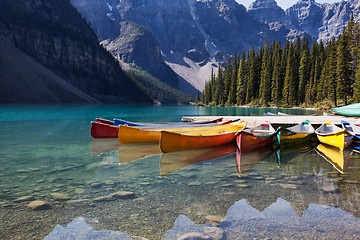 Image showing Canoes on Moraine Lake