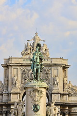 Image showing the statue of king Jose I praca do comercio lisbon