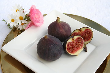 Image showing Figs