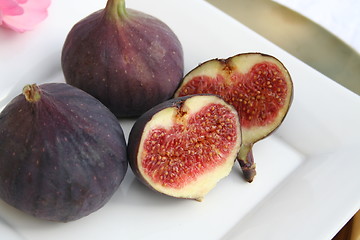 Image showing Ripe figs