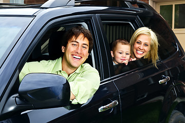 Image showing Happy family in car