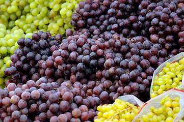 Image showing Grape cluster