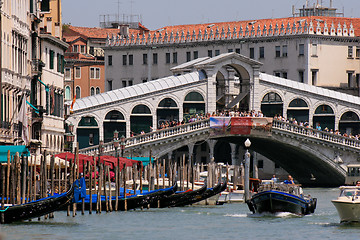 Image showing Rialto Bridge in Venice