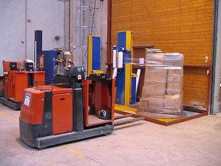 Image showing Truck at packing machine