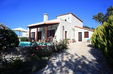 Image showing Greek villa with pool