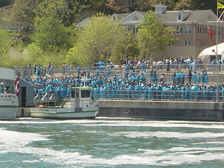 Image showing Tourists At The Niagara Falls