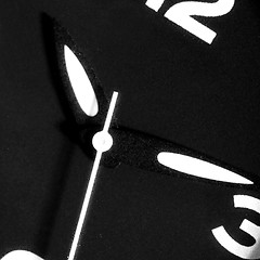 Image showing Black and white clock.