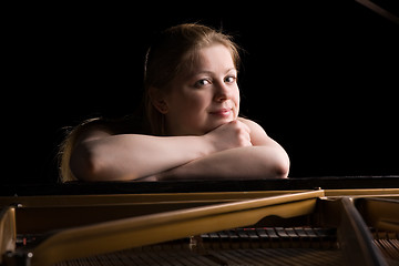 Image showing pianist