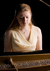 Image showing pianist