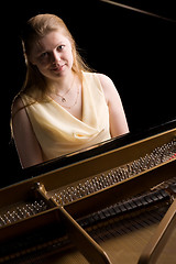 Image showing pianist