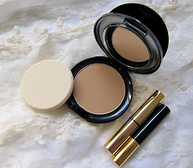 Image showing Powder Compact With Makeup