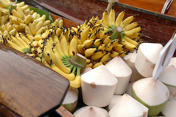 Image showing FLOATING MARKET