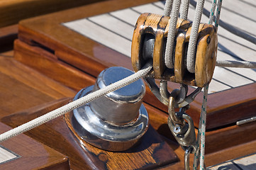 Image showing Sailing pulley