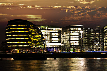 Image showing London city hall at night