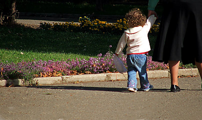 Image showing Child & Mother - in park