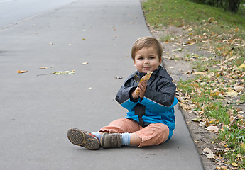 Image showing Autumn child
