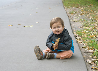 Image showing Autumn child