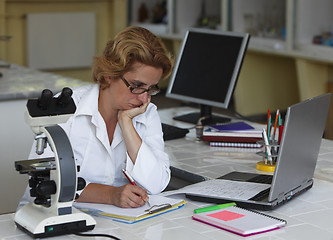 Image showing Female researcher working