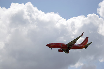 Image showing Jet Airplane Descending