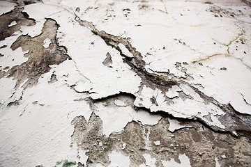 Image showing Cracked Wall Surface