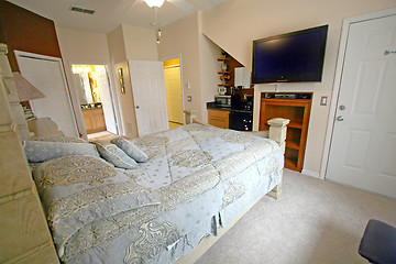 Image showing Queen Master Bedroom