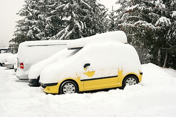 Image showing Snowy car