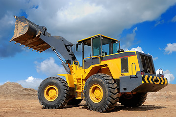 Image showing five-ton wheel loader buldozer