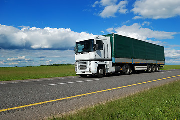 Image showing white lorry with green trailer