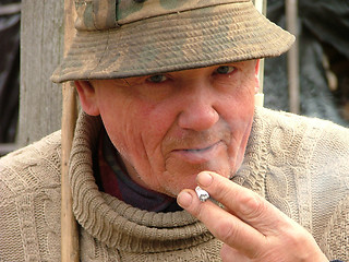 Image showing Old man smoking