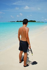 Image showing Young man ready to go snorkeling