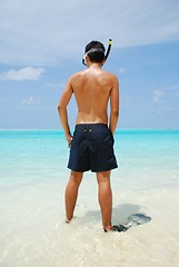 Image showing Young man ready to go snorkeling