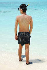 Image showing Young man ready to go snorkeling